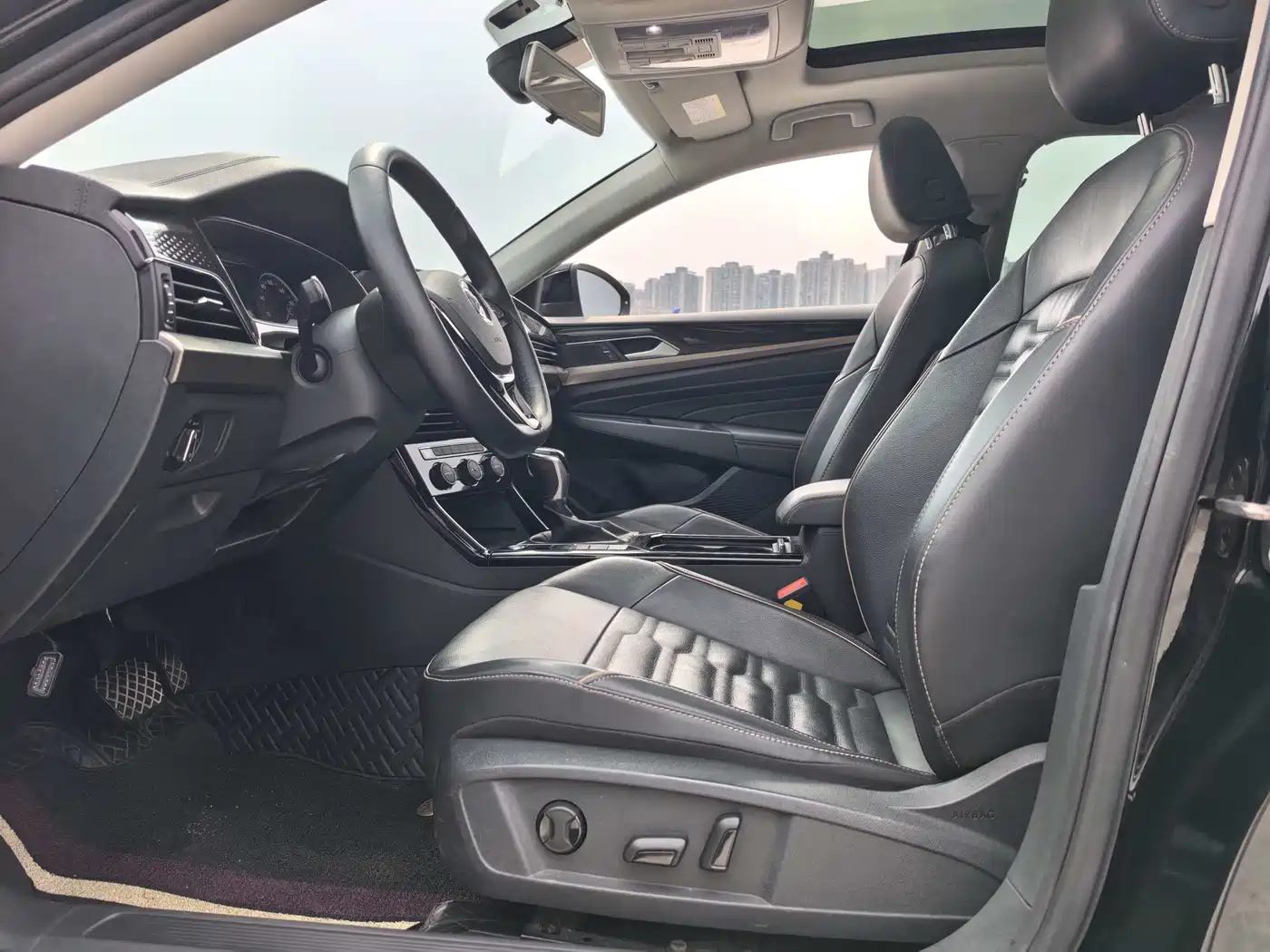Volkswagen Passat 2019 330TSI Elite Version China VI фото 4