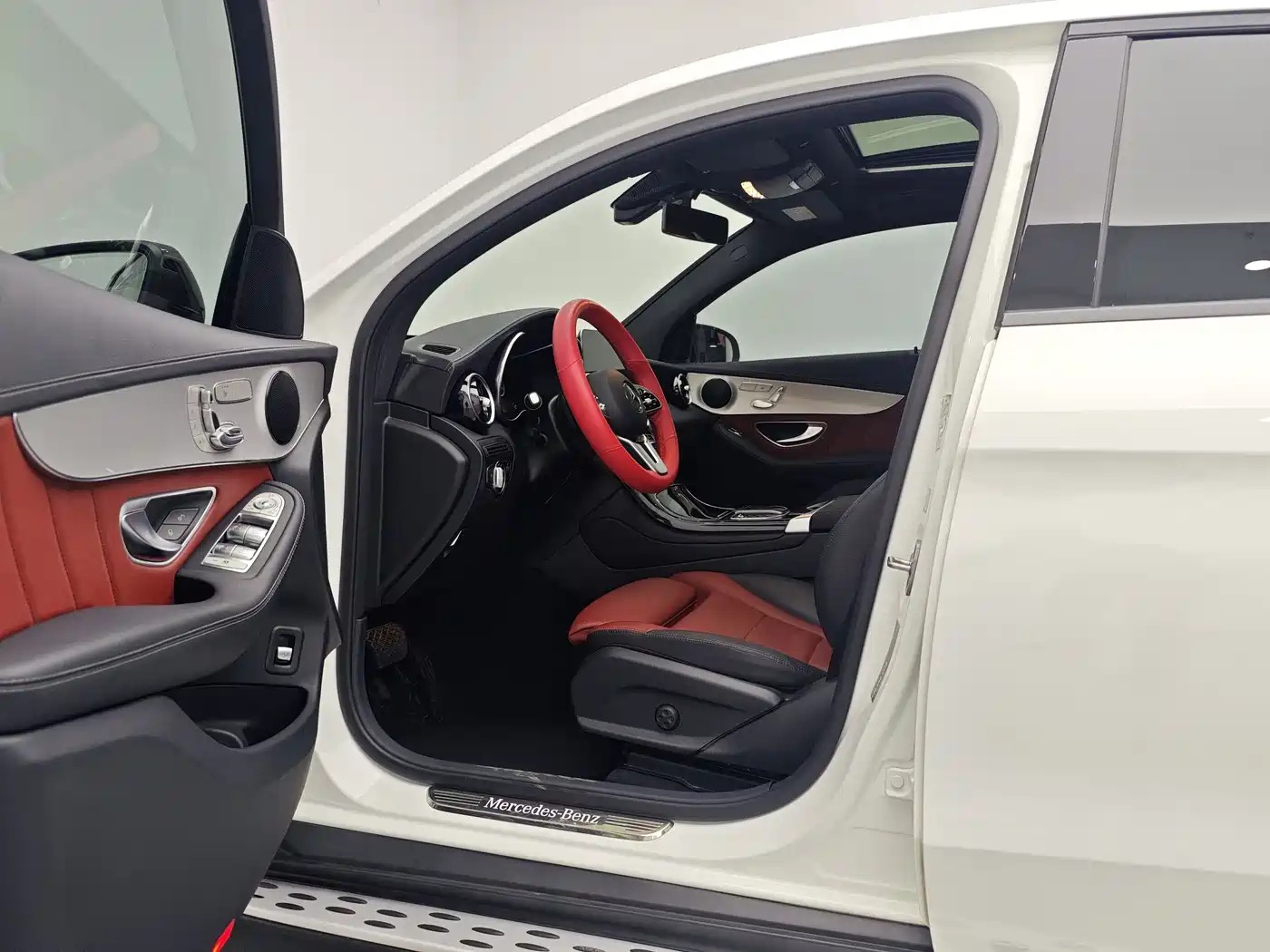 Mercedes-Benz GLC Coupe 2022 Facelift GLC 260 4MATIC Coupe SUV фото 16