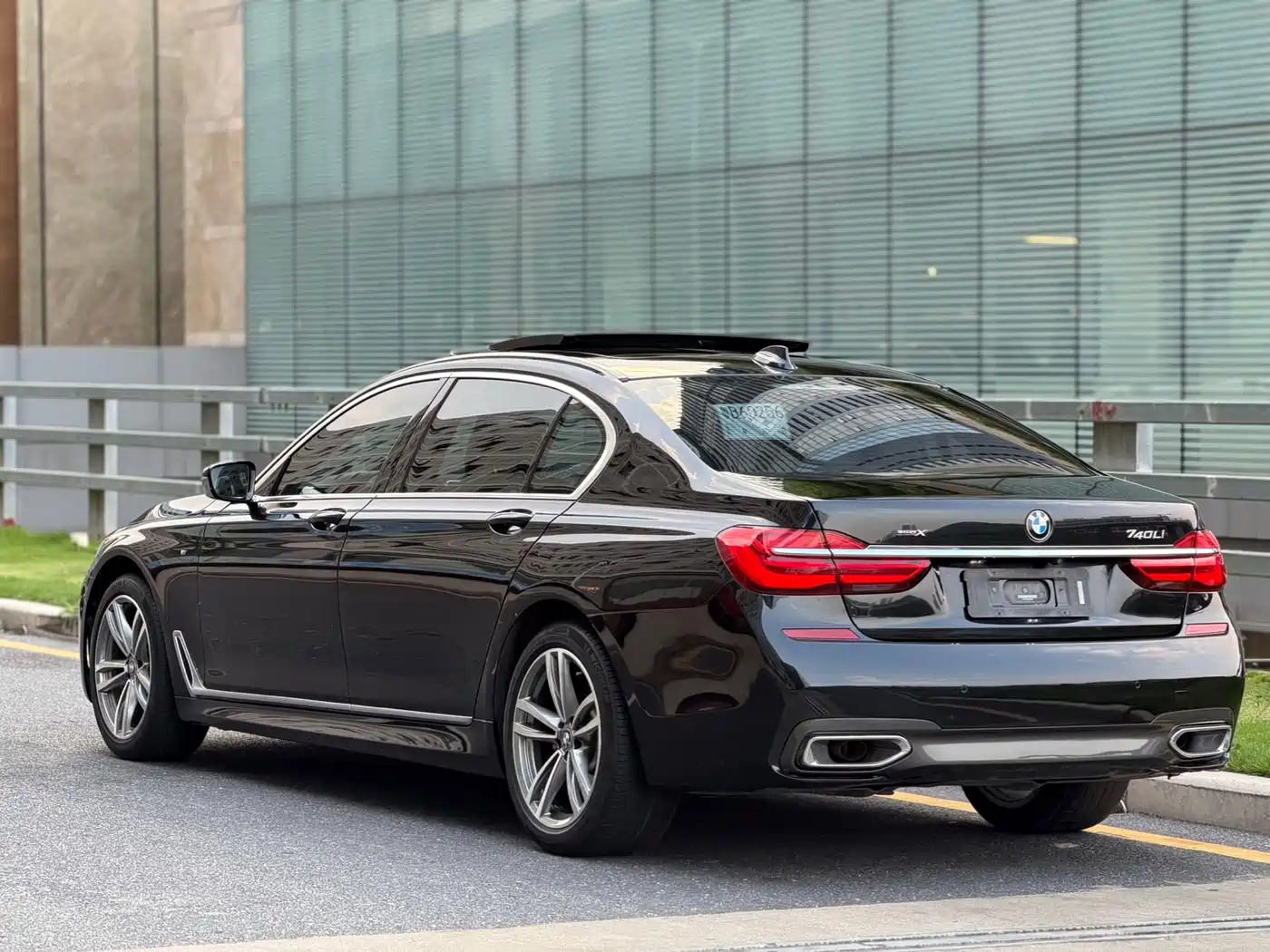 BMW 7 Series 2018 730Li Leading Type M Sport Package фото 4