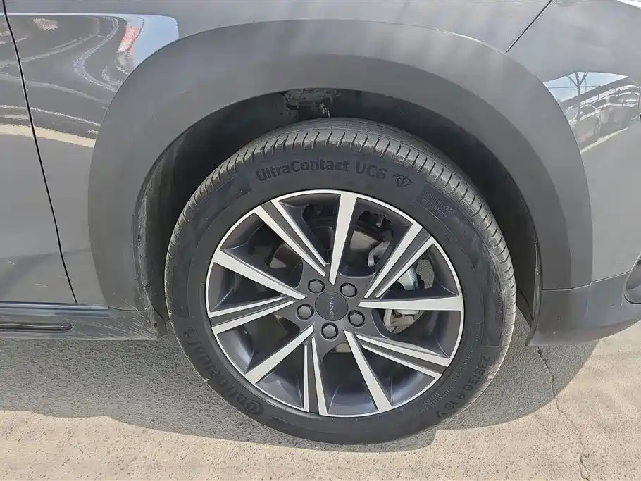 Lynk & Co 02 2021 1.5TD DCT 2WD Shine Champion Edition фото 6