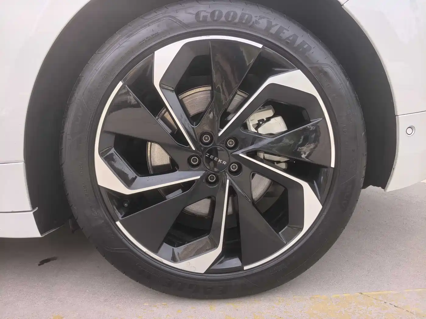 ZEEKR EXTREME KRYPTON 001