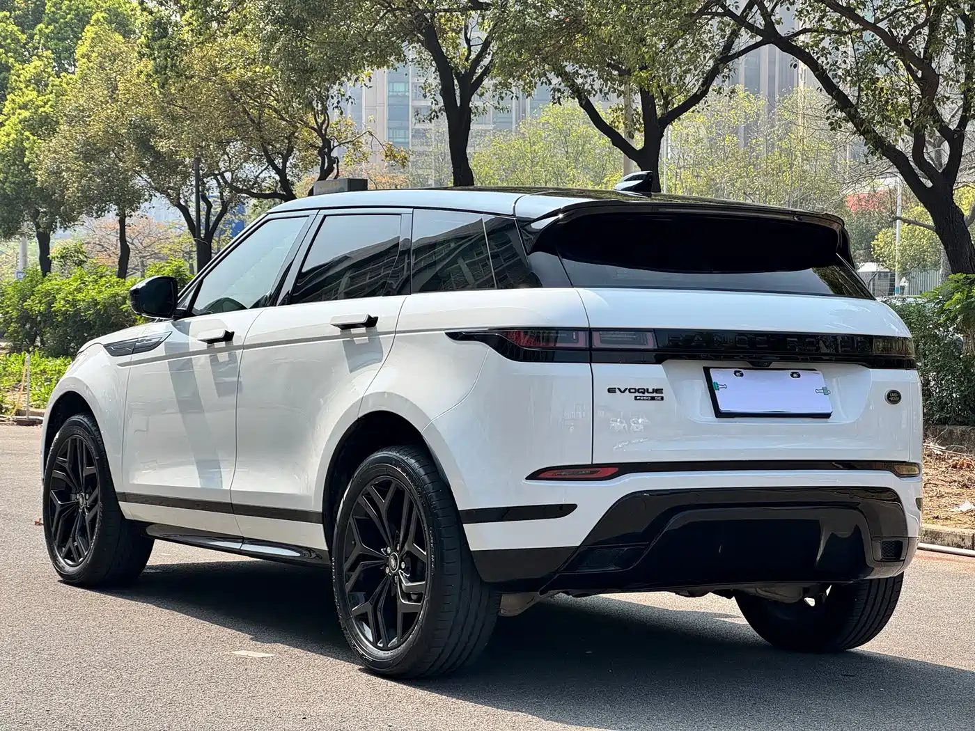 Land Rover Range Rover Evoque 2020 249PS R-DYNAMIC SE Sport Tech Edition фото 9