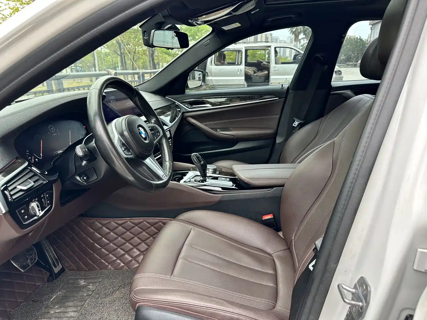 BMW 5 Series 2019 525Li M Sport Package фото 4