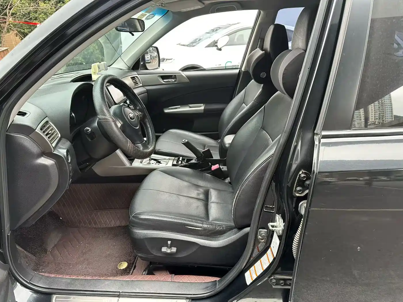 Subaru Forester 2010 2.5XT Automatic Luxury Edition фото 4