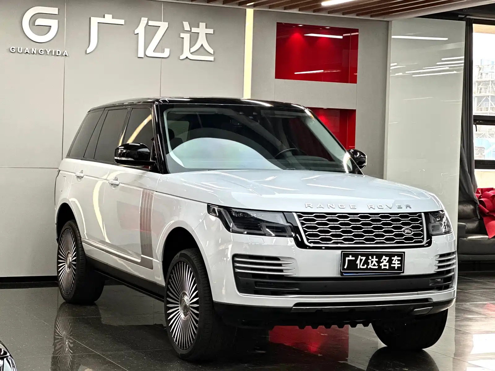 Фото 3 - Land Rover Range Rover