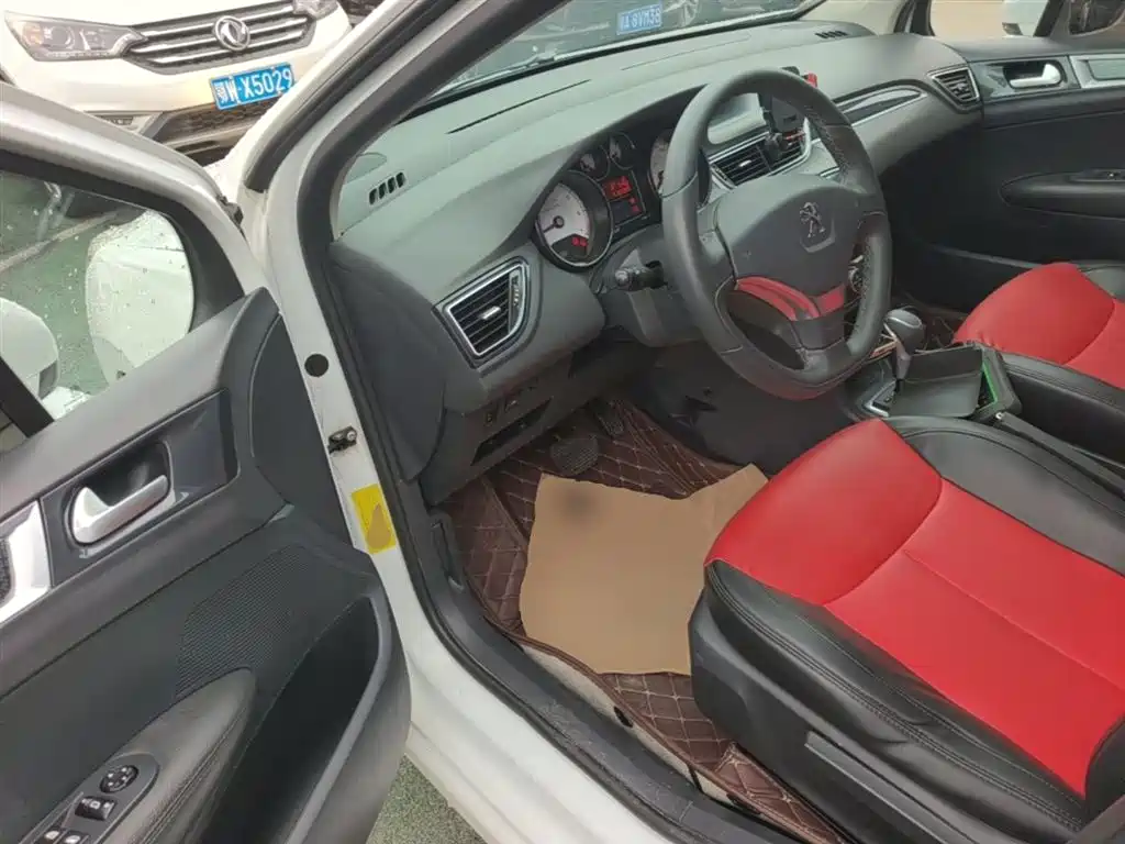 Peugeot 308 2014 Model Joy Edition Classic 1.6L Automatic Trend Style фото 16
