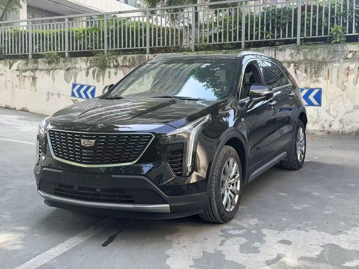 Cadillac XT4 2018 28T FWD Leading Edition