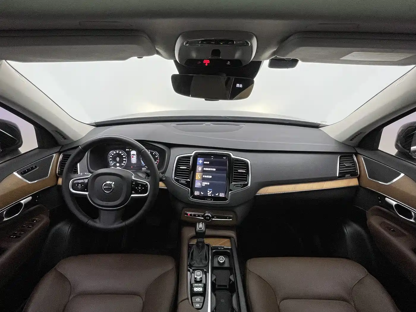 Фото 13 - Volvo XC90