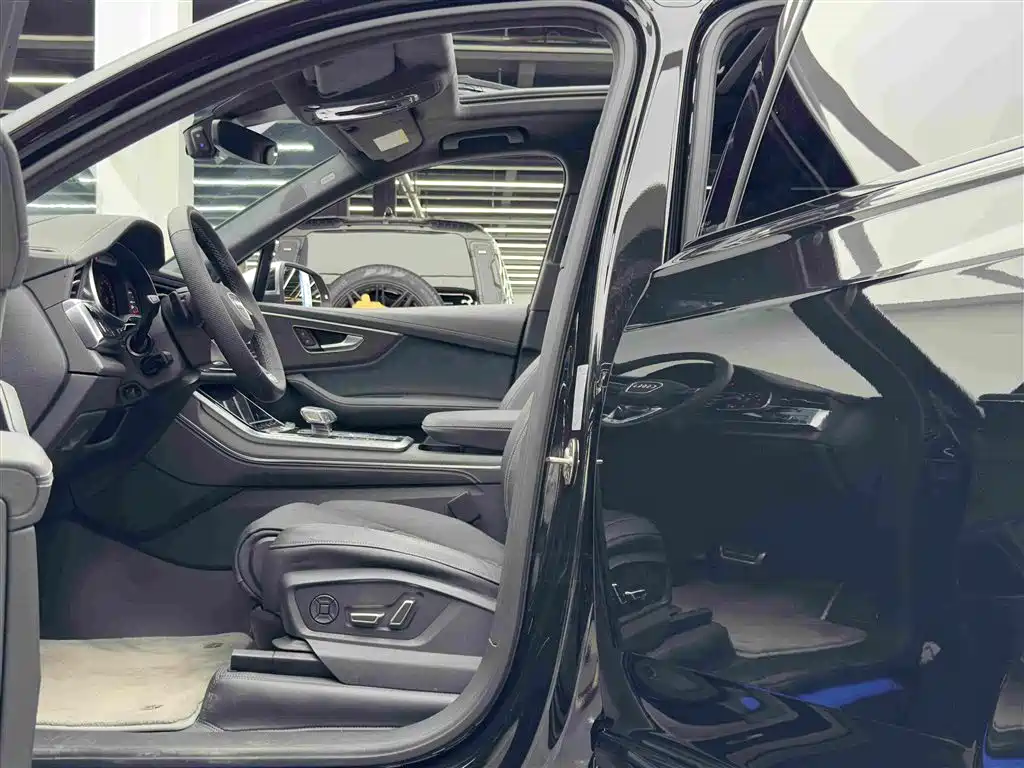Audi SQ7 2026 2024 4.0 TFSI