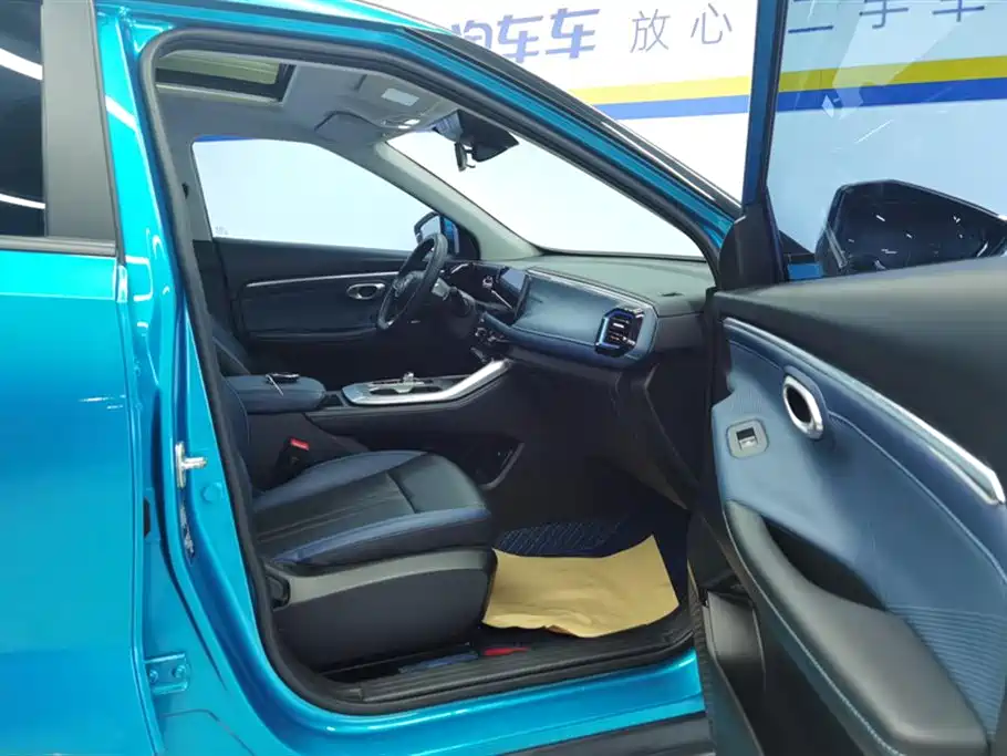 GAC Trumpchi Trumpchi GS3 2023 Shadow Speed 270T Power Enjoyment Edition фото 8