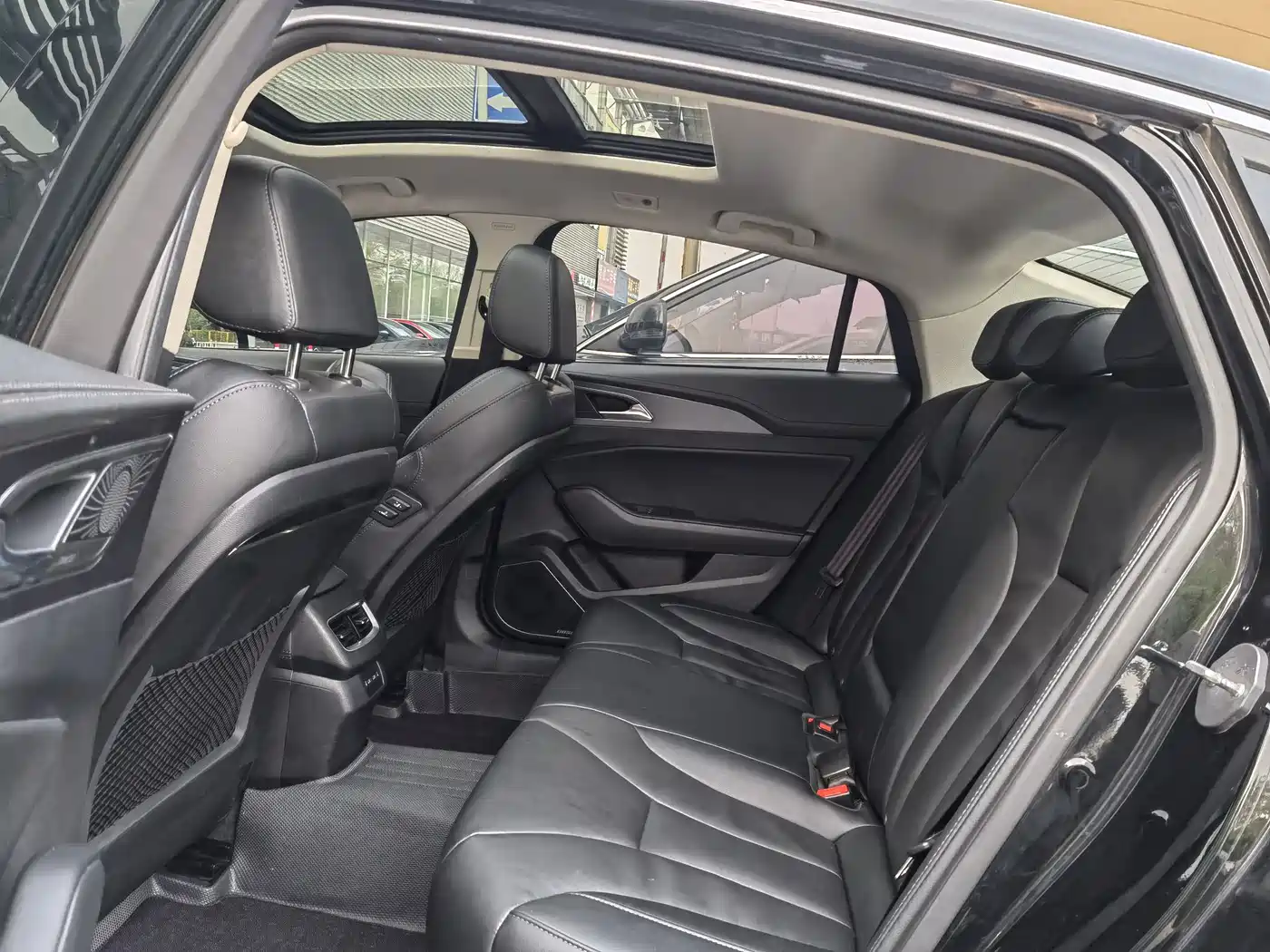 Hongqi H5 2022 Classic 1.8T Auto Smart Connect Flagship Enjoyment Edition фото 8