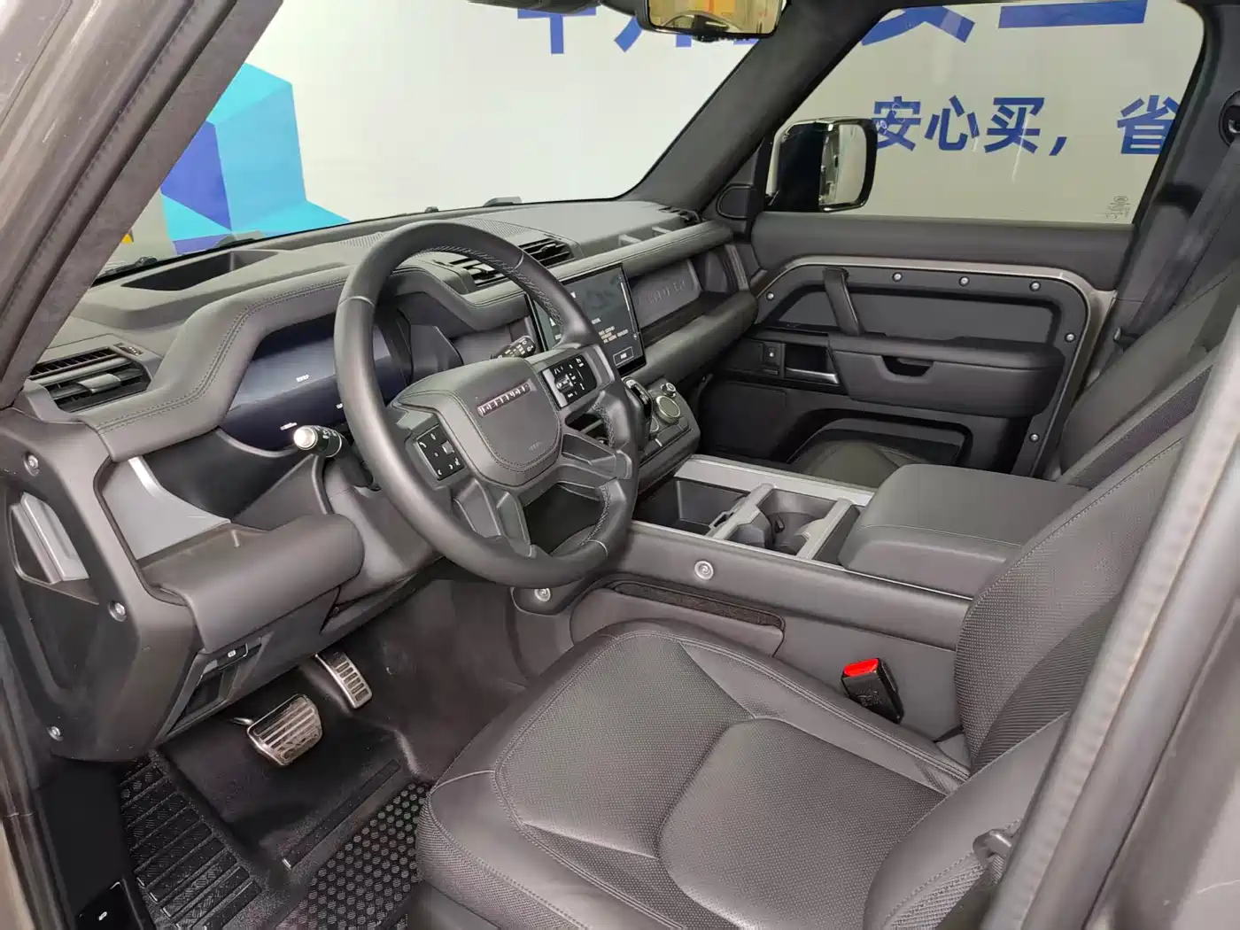 Land Rover Defender 2024 110 3.0T P400 X фото 8