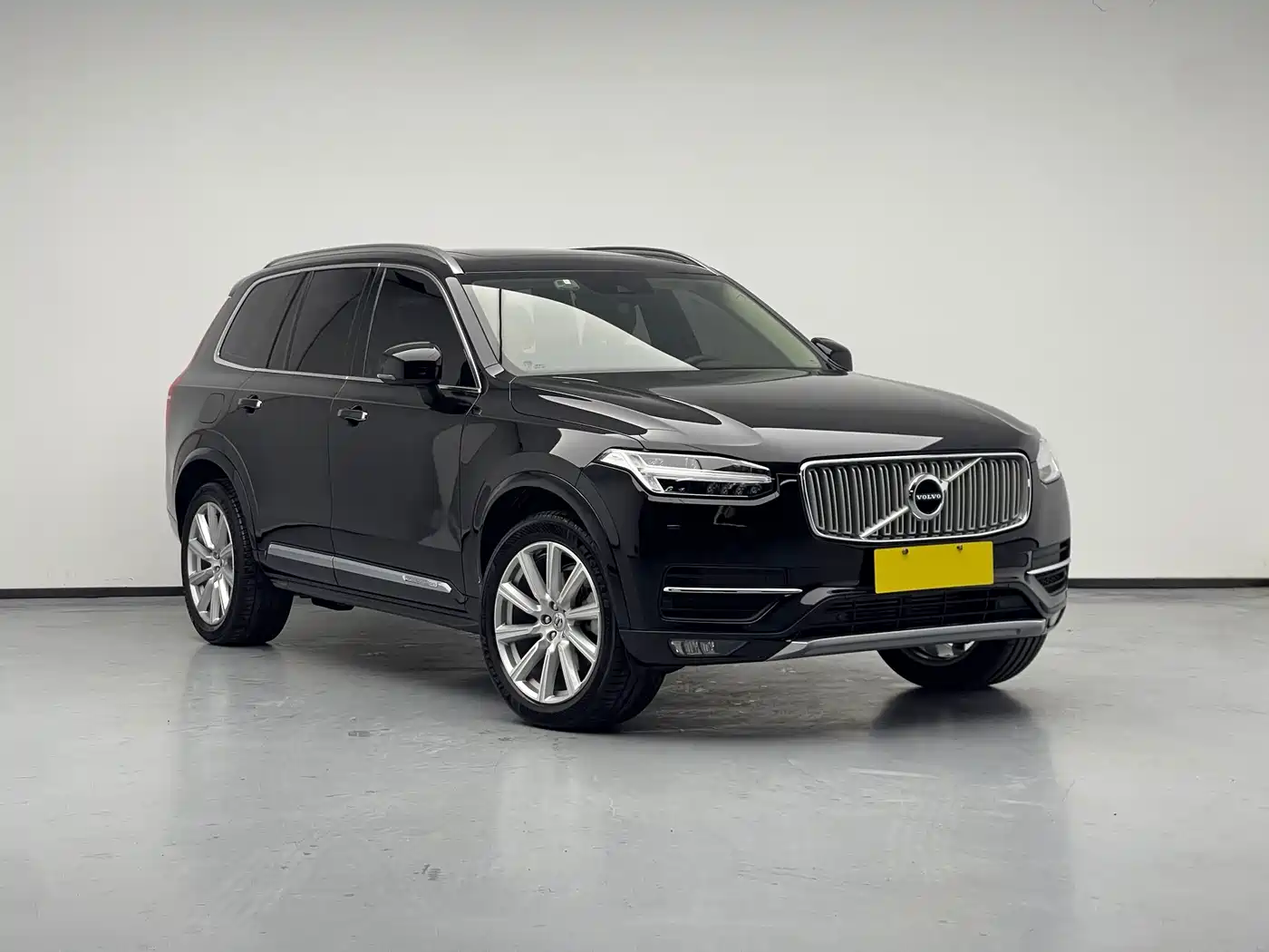 Фото 2 - Volvo XC90