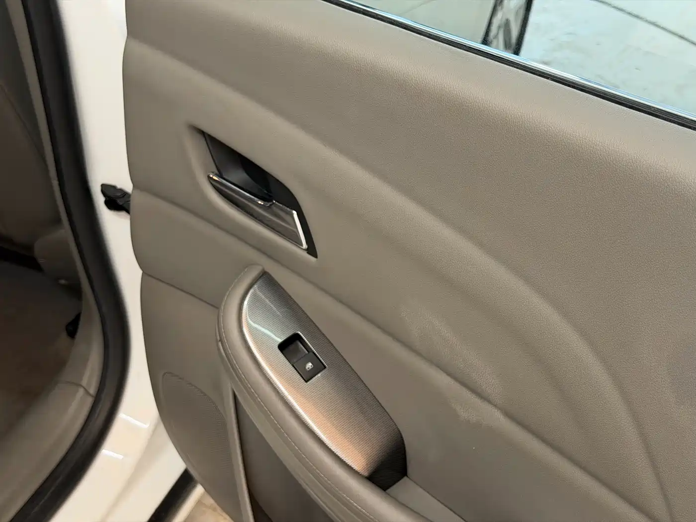 Chevrolet Malibu 2014 2.0L Automatic Luxury фото 13