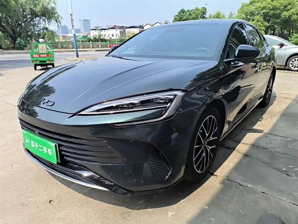 BYD Seal 2023 DM-i 1.5L 121km Luxury фото 2