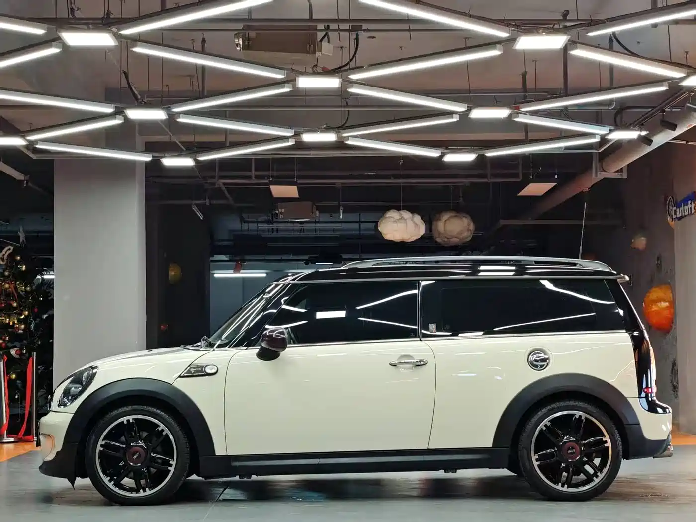 Фото 9 - MINI CLUBMAN