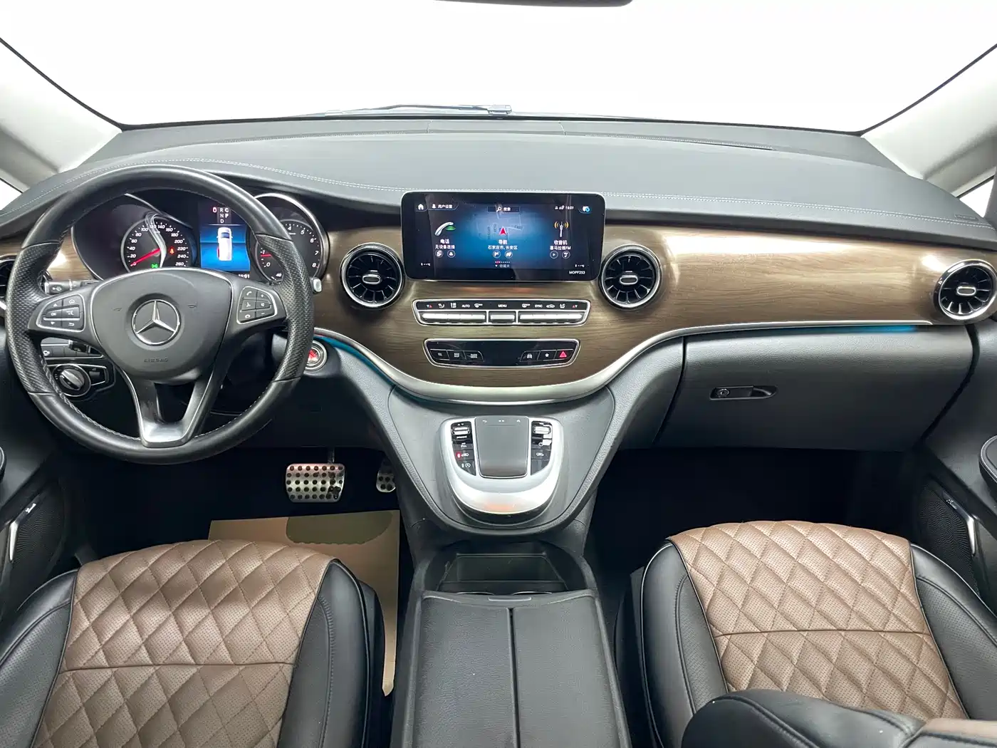 Mercedes-Benz V-Class 2020 V 260 Luxury Edition фото 18