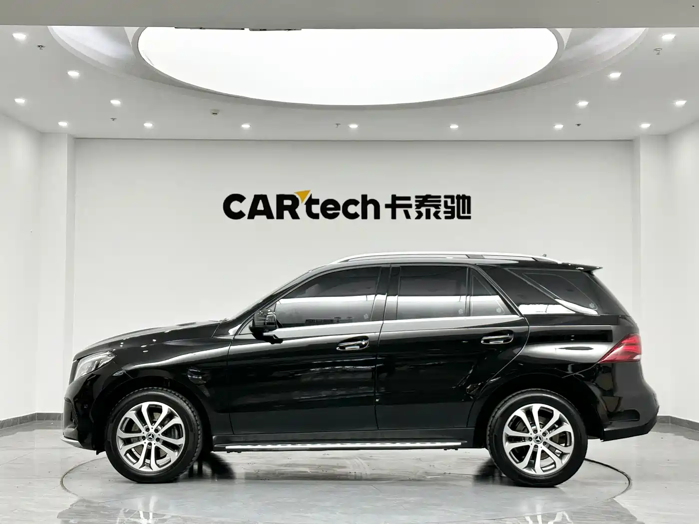 Mercedes-Benz GLE 2016 GLE 320 4MATIC Luxury фото 5