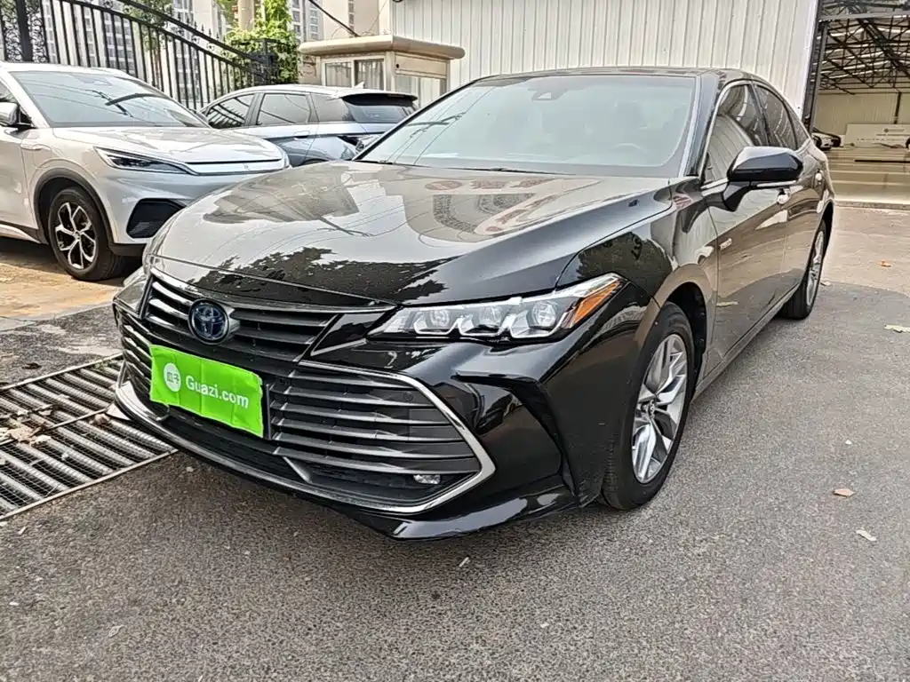 Фото 1 - Toyota Avalon