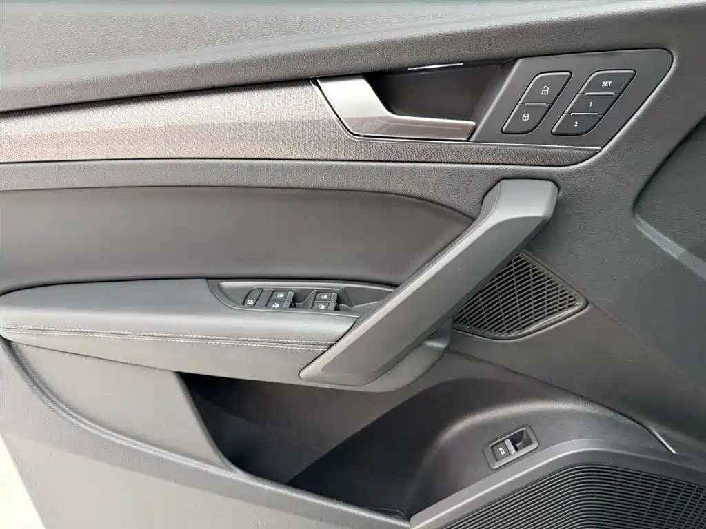 Audi Q5L 2022 Facelift 45T Luxury Dynamic фото 21