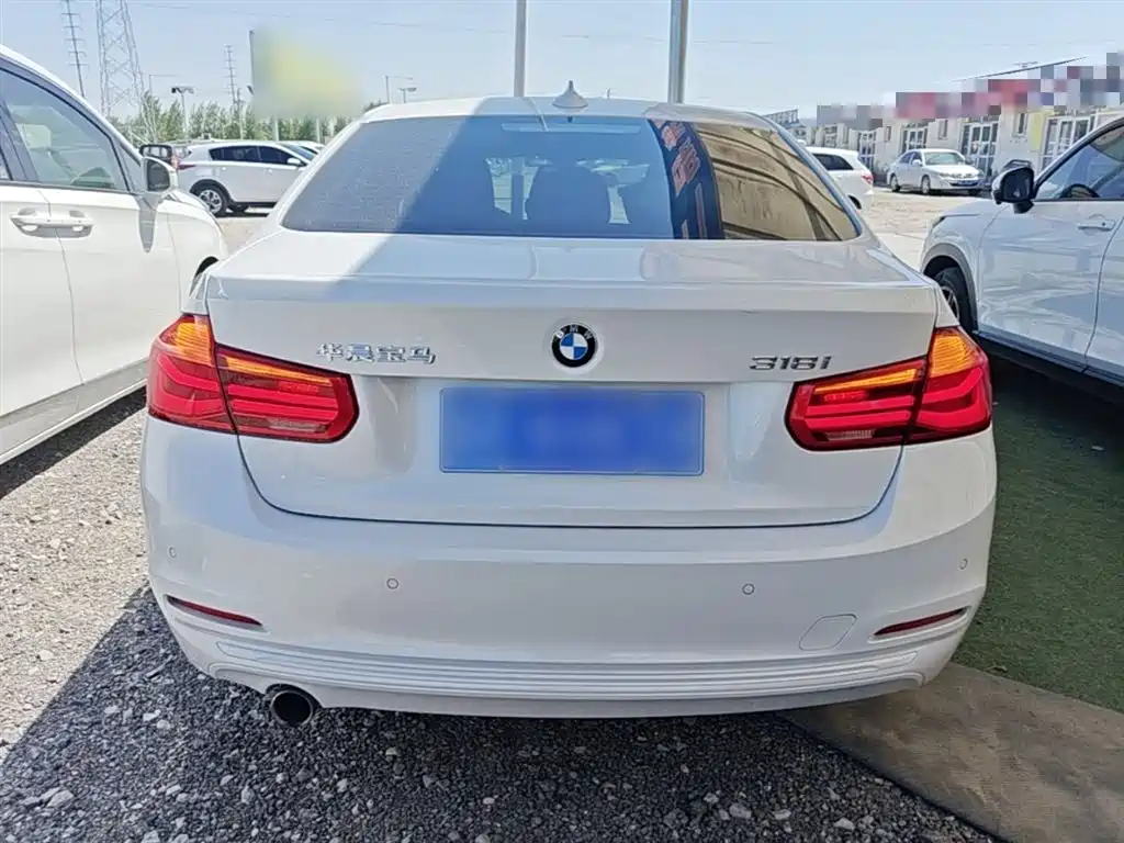 BMW 3 Series 2017 318i Fashion фото 6