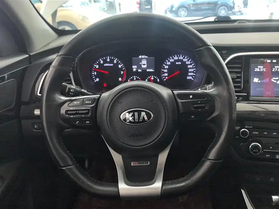 KIA K4