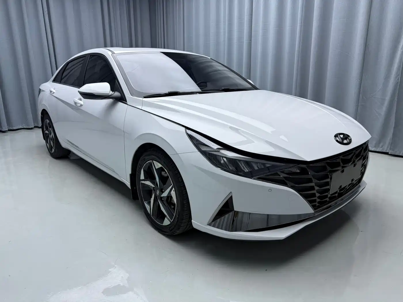 Hyundai Elantra 2022 1.5L CVT GLX Elite Edition фото 3