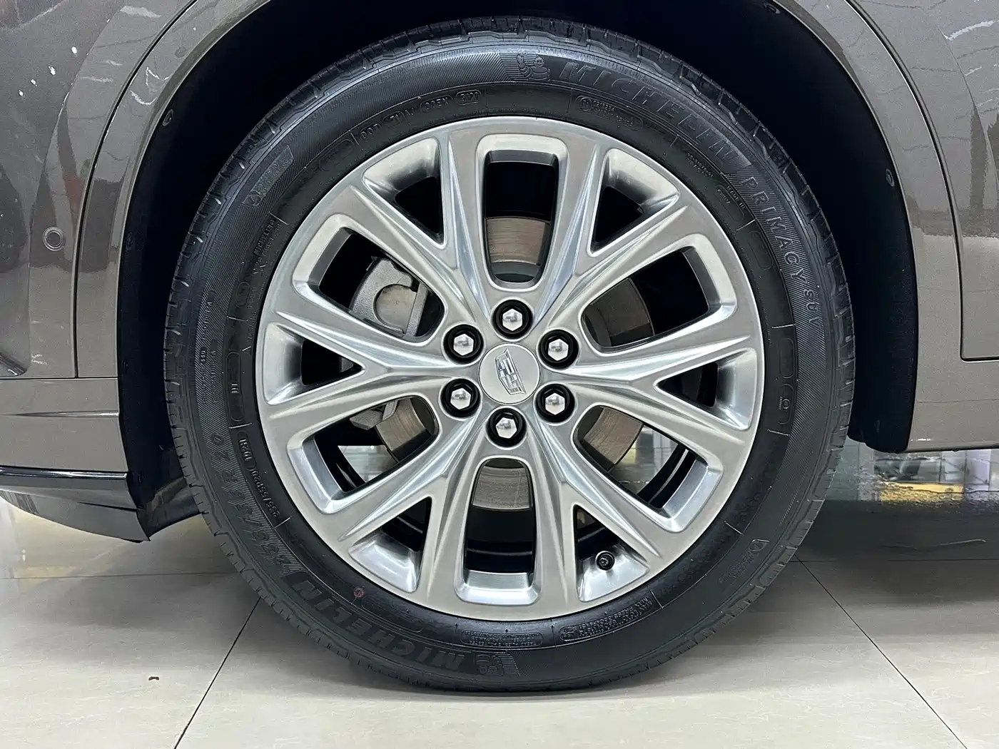 Фото 24 - Cadillac XT6