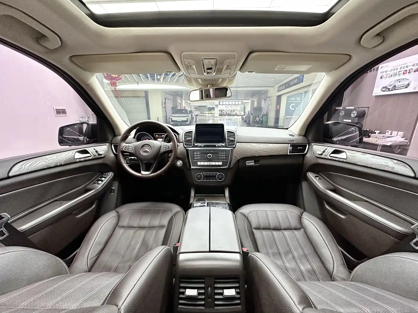Mercedes-Benz GLE 2016 GLE 320 4MATIC Luxury фото 9