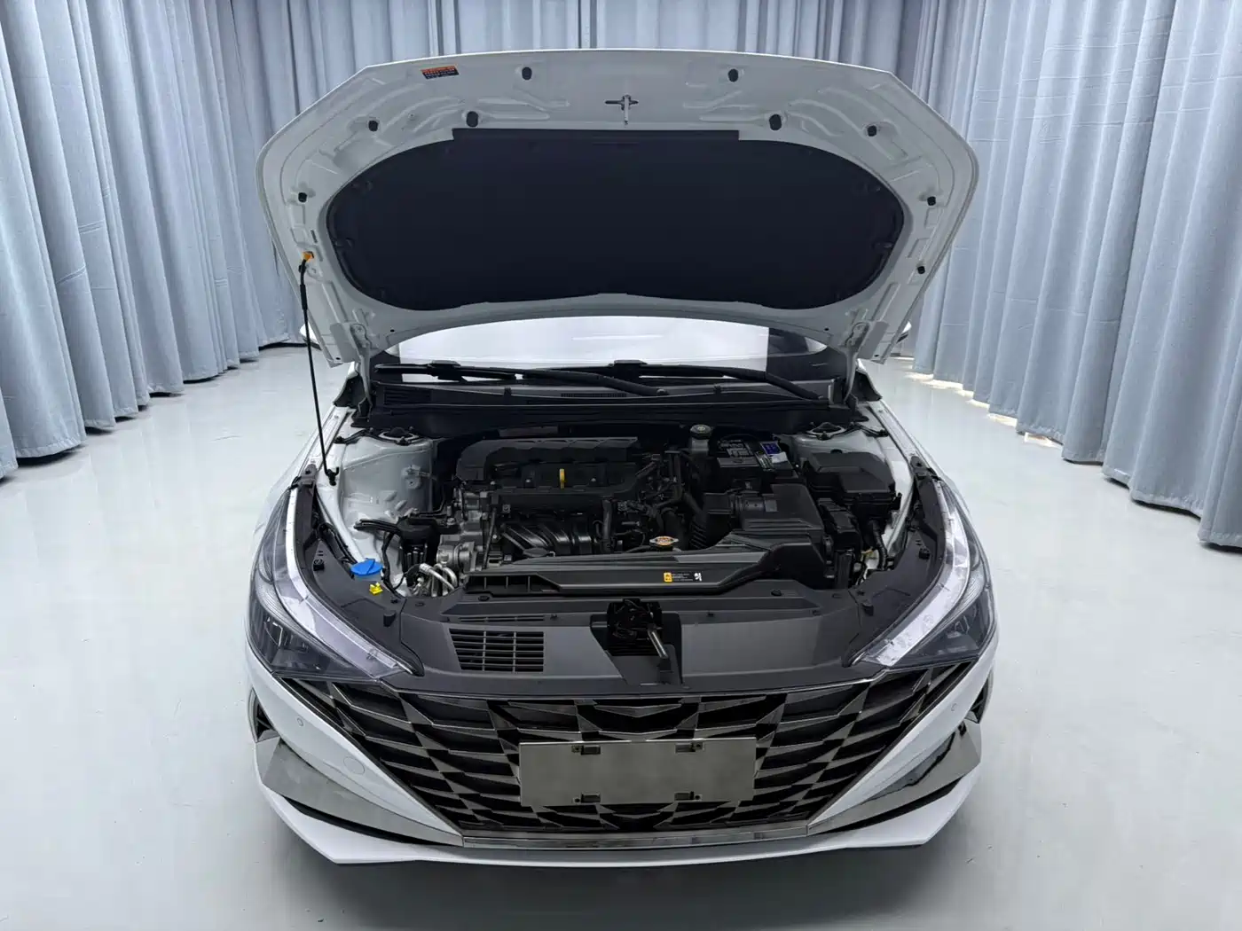Hyundai Elantra 2022 1.5L CVT GLX Elite Edition фото 9