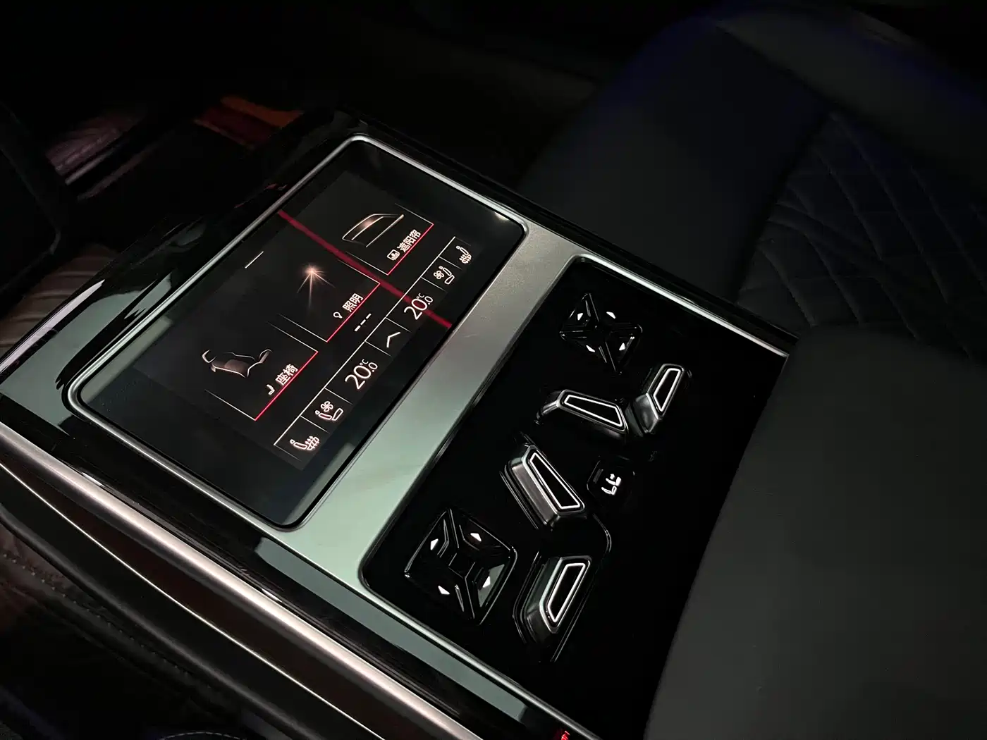 Audi A8 2023 A8L 50 TFSI quattro Premium фото 14