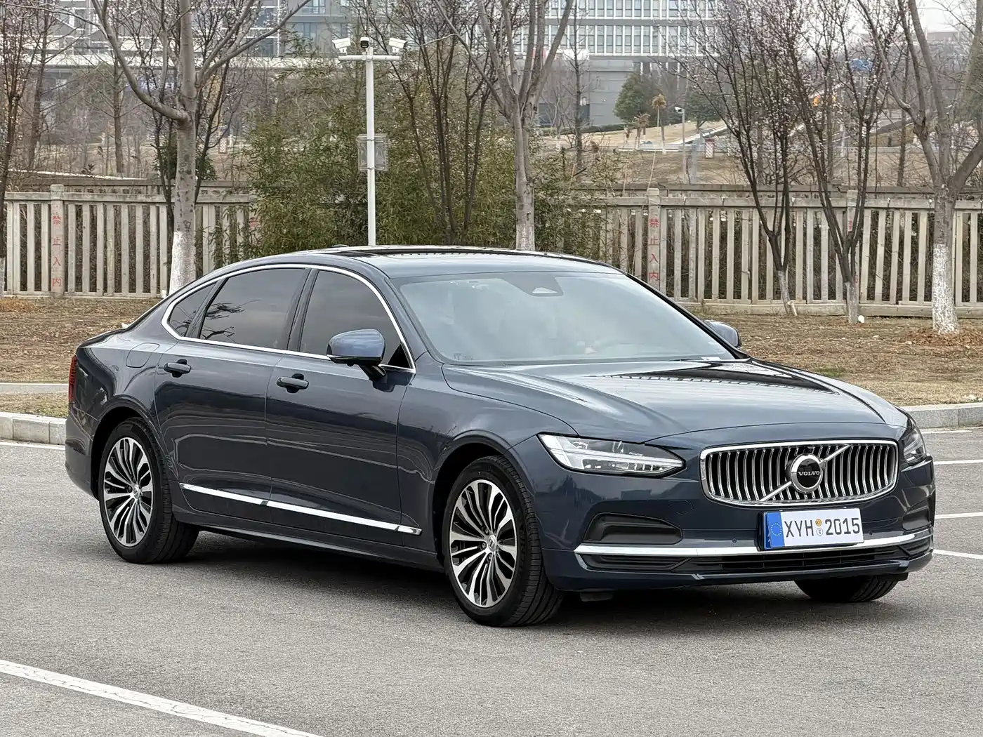 VOLVO S90