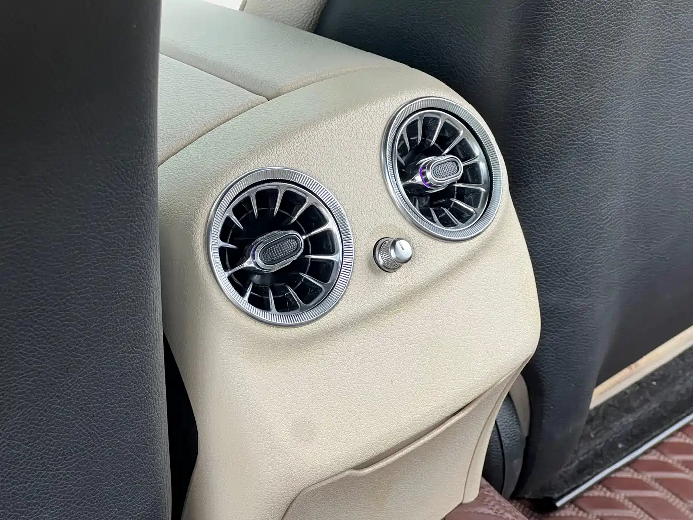 Фото 21 - Mercedes-Benz E-Class