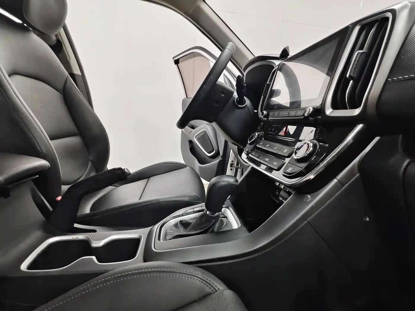 Hyundai Beijing Hyundai ix35 2018 2.0L Automatic 2WD Zhiyong·Enjoyment Edition фото 15