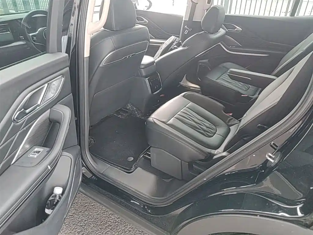 Hongqi HS7 PHEV 2024 2.0T PHEV 4WD Flagship Edition 6-seater фото 24