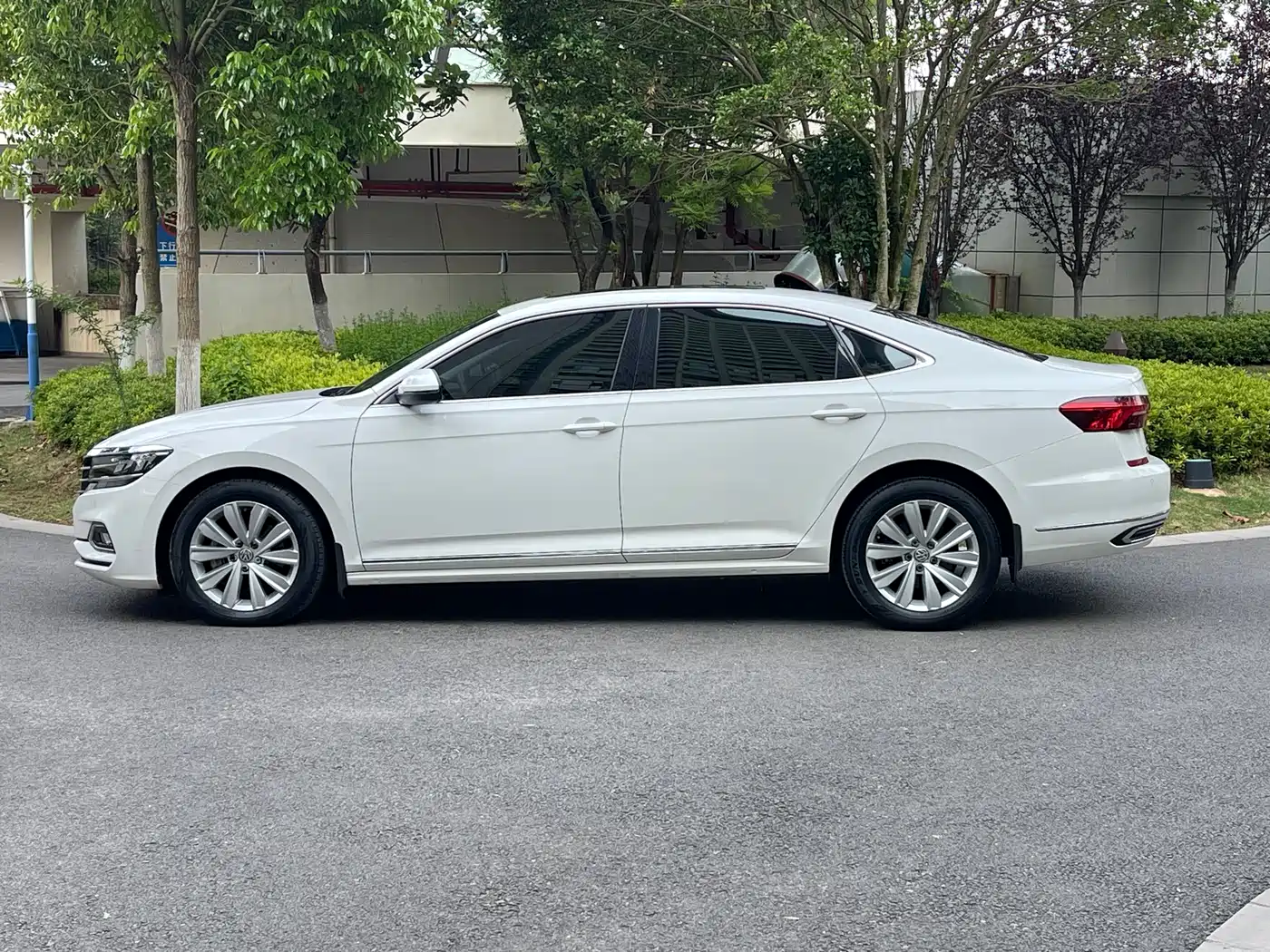 Volkswagen Passat 2019 330TSI Elite Version China VI фото 7