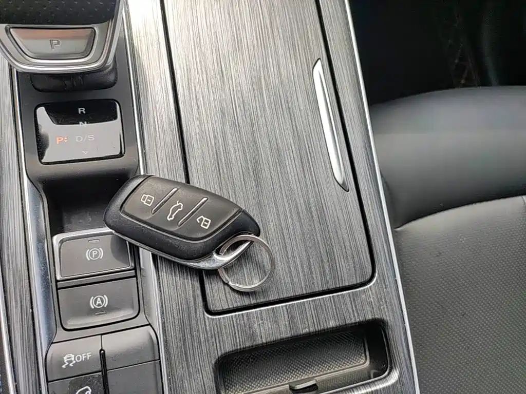 Roewe RX5 2025 2025 PLUS 330TGI Auto Trend-Setting Smart Edition
