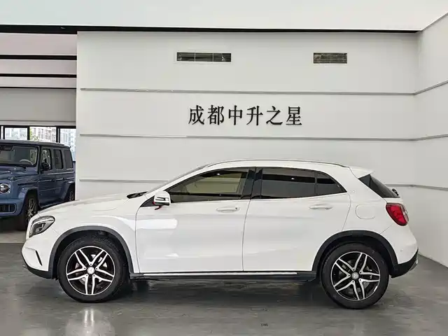 Mercedes-Benz GLA 2016 GLA 200 Fashion — фото 4