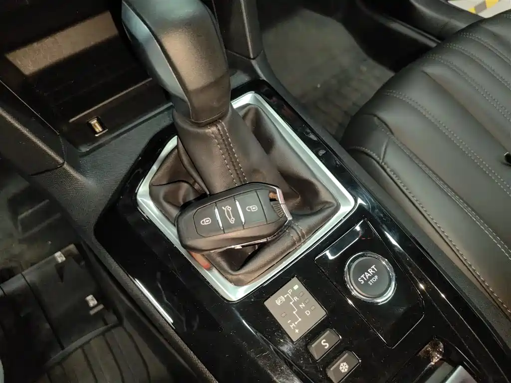 Peugeot 408 2022 1.6T Progressive Edition фото 17