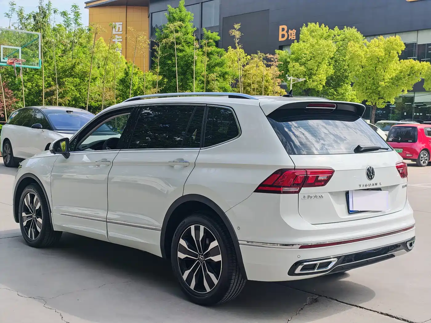 Volkswagen Tiguan L 2024 330TSI Automatic 2WD R-Line Premium Enjoyment Edition фото 18