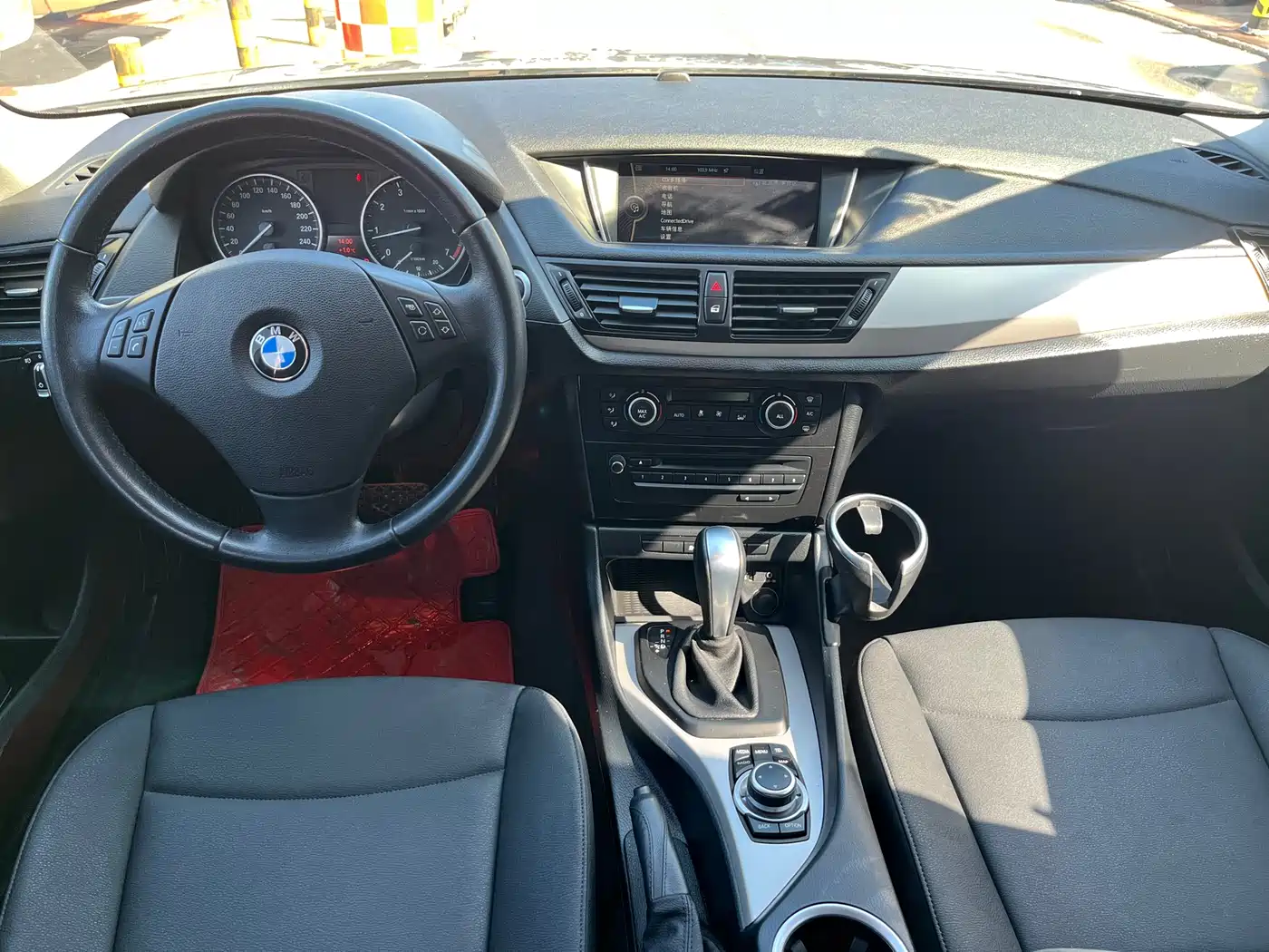 BMW X1 (Import) 2012 sDrive18i Luxury фото 16