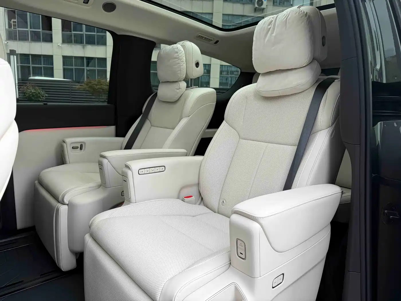 Li Auto MEGA 2026 2025 Model Home Family Special Edition