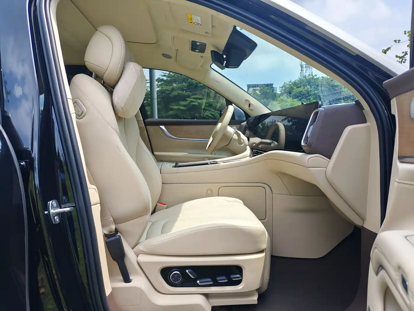 AITO Wenjie AITO M9 2024 Extended Range Ultra 42kWh 6-Seater фото 8