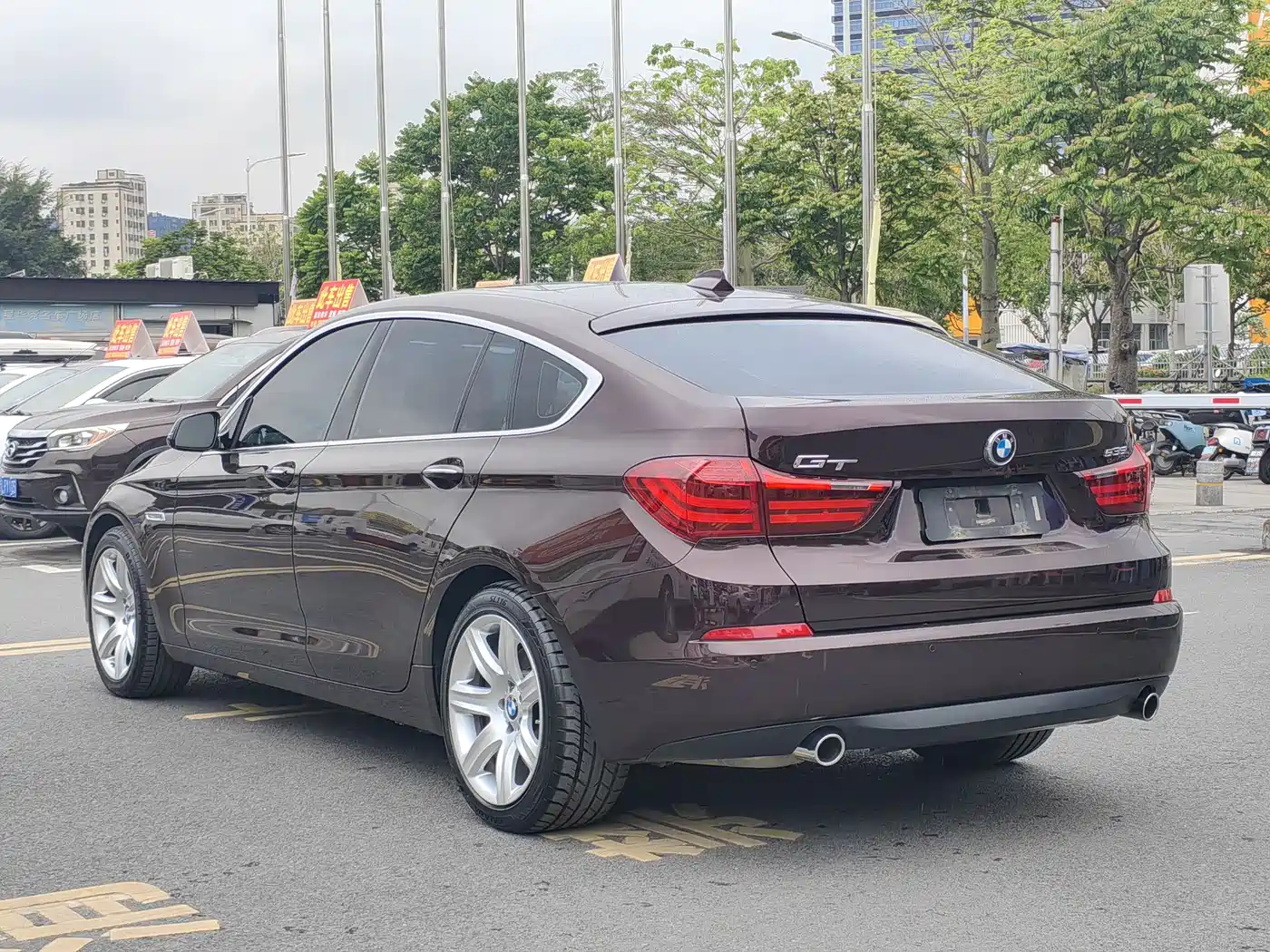 BMW 5 Series GT 2014 535i xDrive фото 3