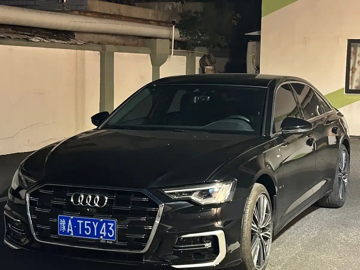 Фото 2 - Audi A6L