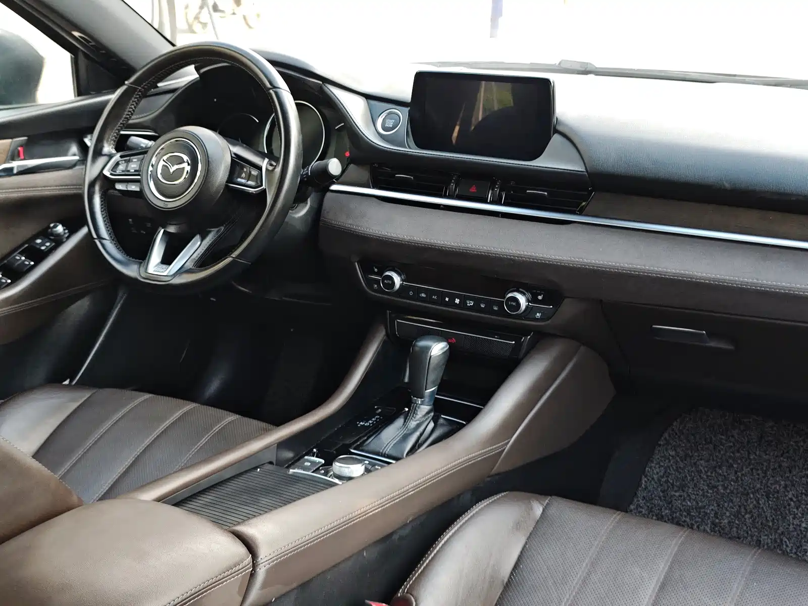 Photo 6 - Mazda Atenza