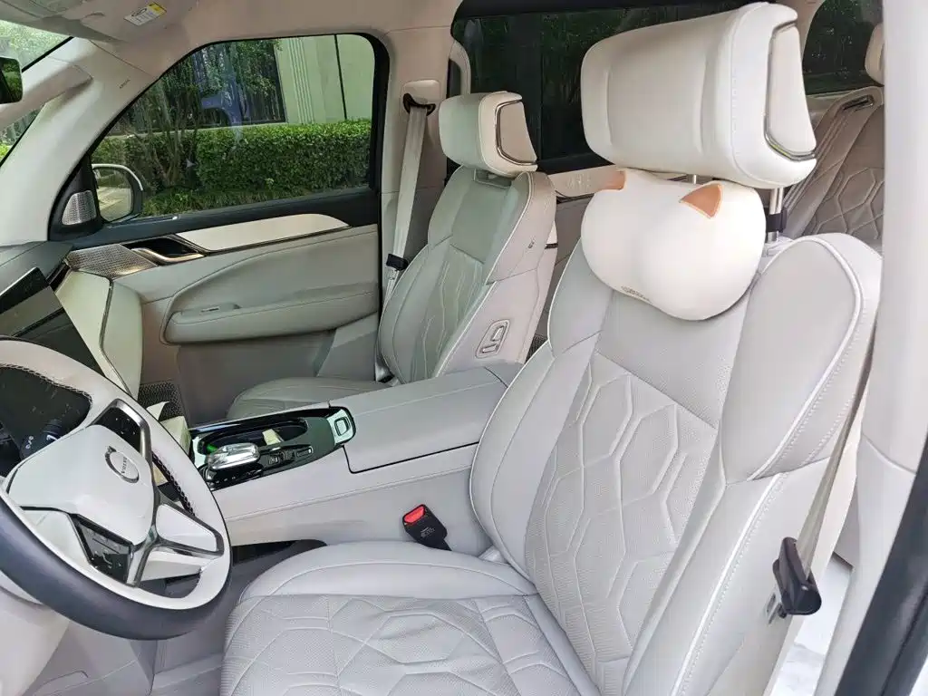 Volvo EM90 2024 2025 Ultra Six-Seater