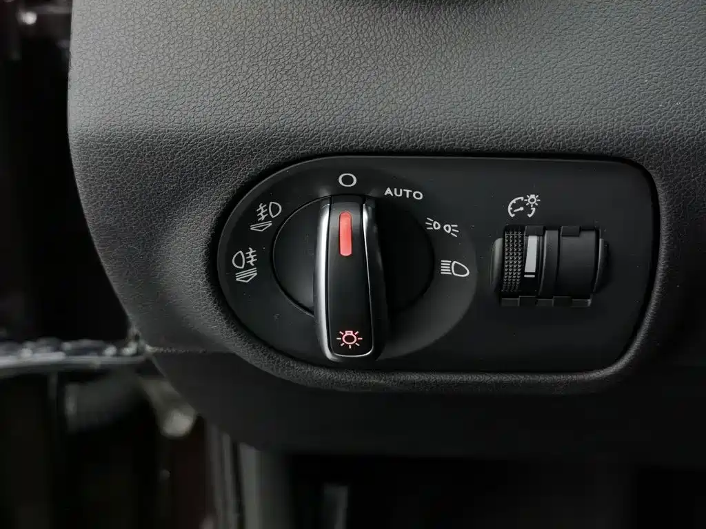 Фото 21 - Audi A1