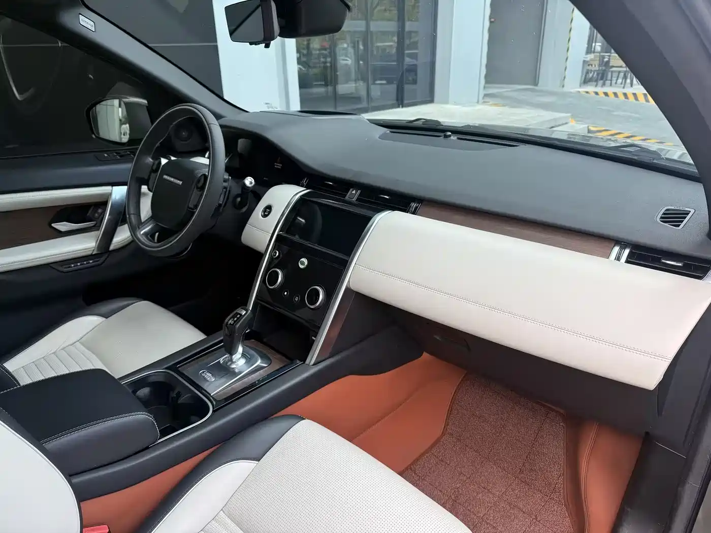 Land Rover Discovery Sport 2021 249PS R-Dynamic HSE Luxury Custom Edition фото 28