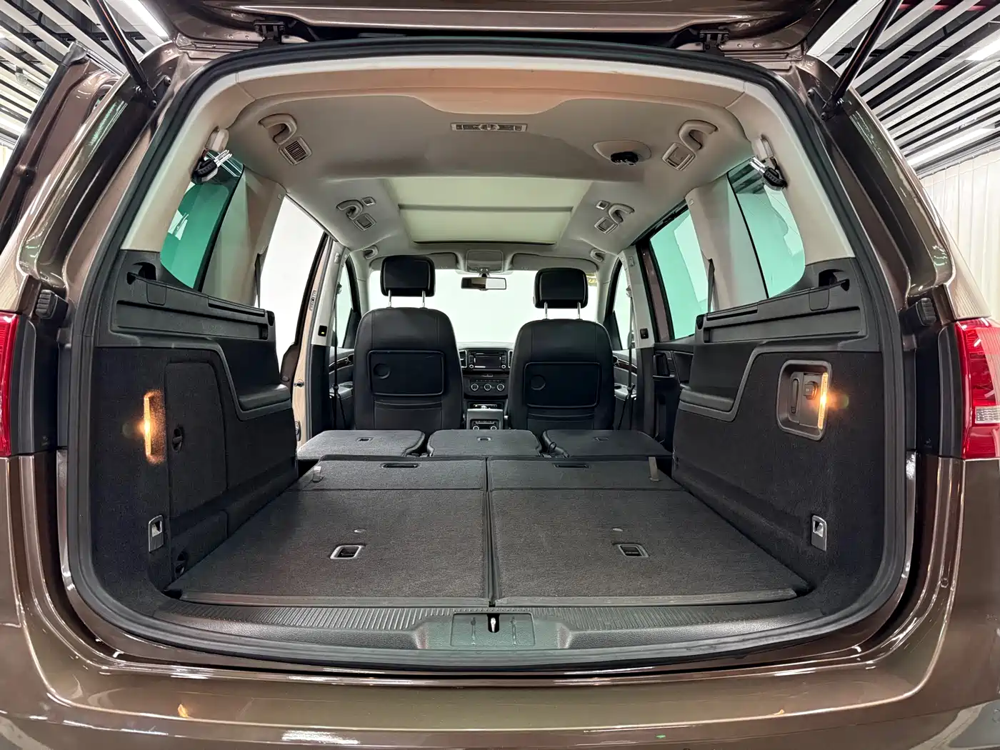 Volkswagen Sharan 2013 1.8TSI Comfort фото 17